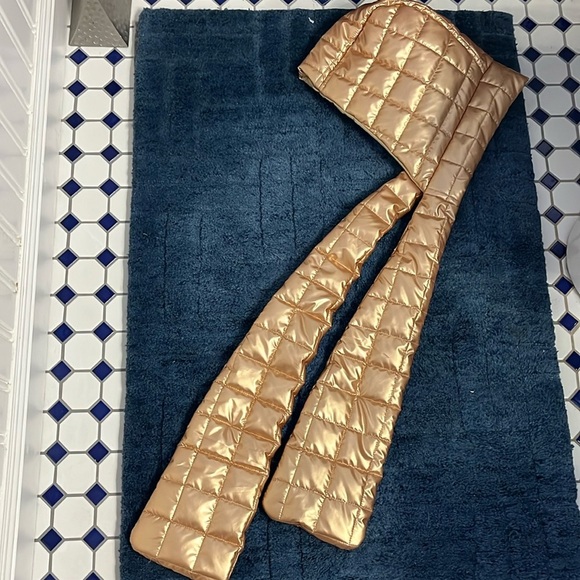 Anthropologie Puffy Hood Scarf NWT - Picture 4 of 12